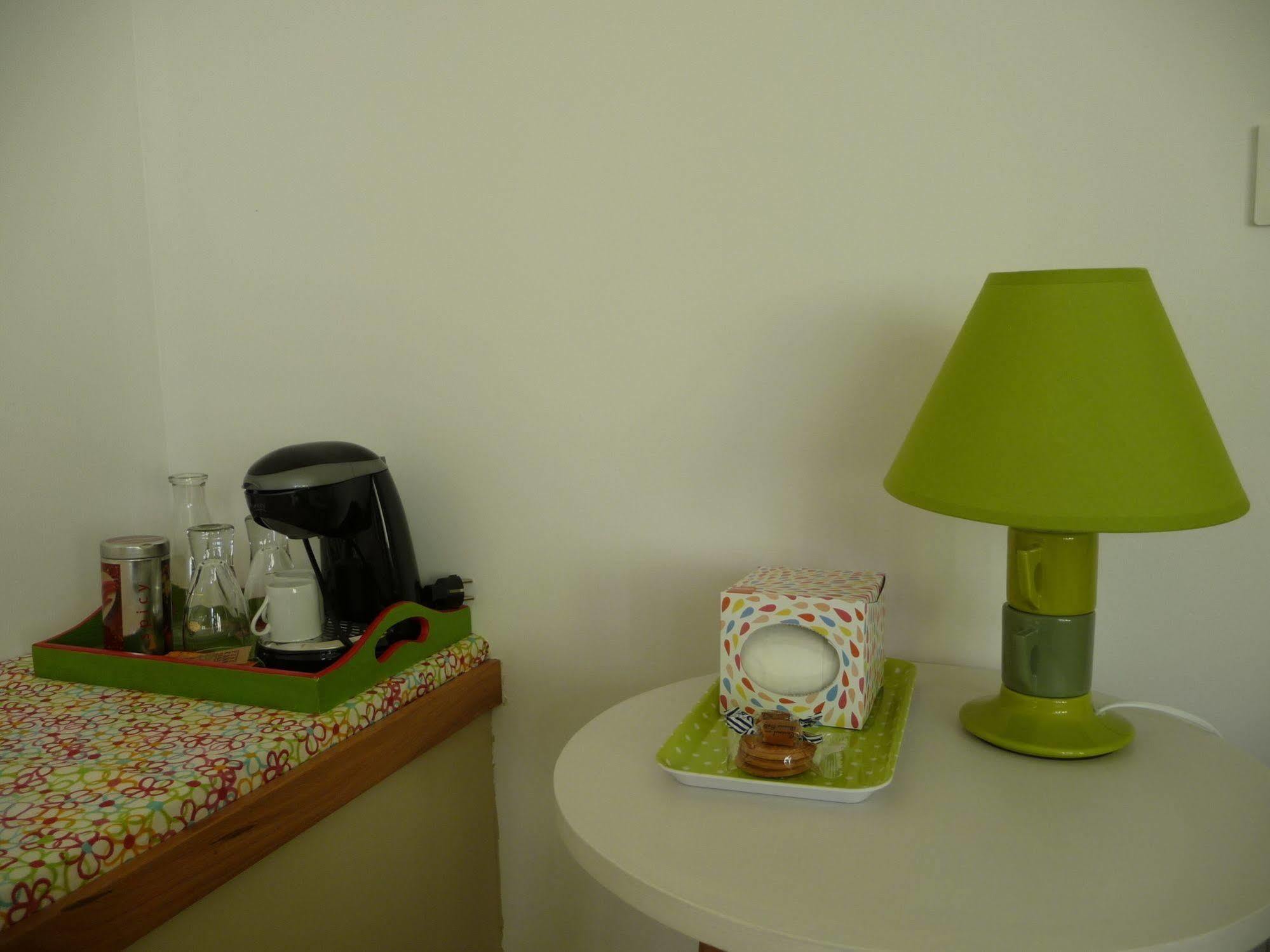 Le Jardin Aux Oiseaux Bed & Breakfast Ferel Exterior photo