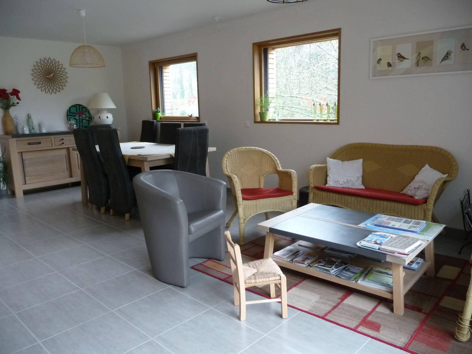 Le Jardin Aux Oiseaux Bed & Breakfast Ferel Exterior photo