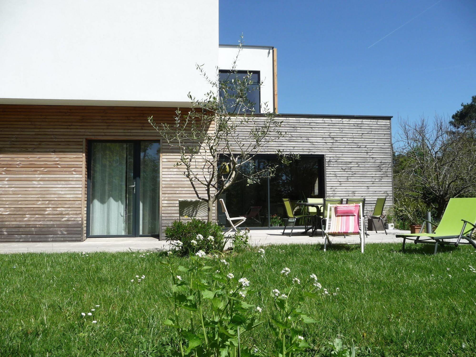 Le Jardin Aux Oiseaux Bed & Breakfast Ferel Exterior photo