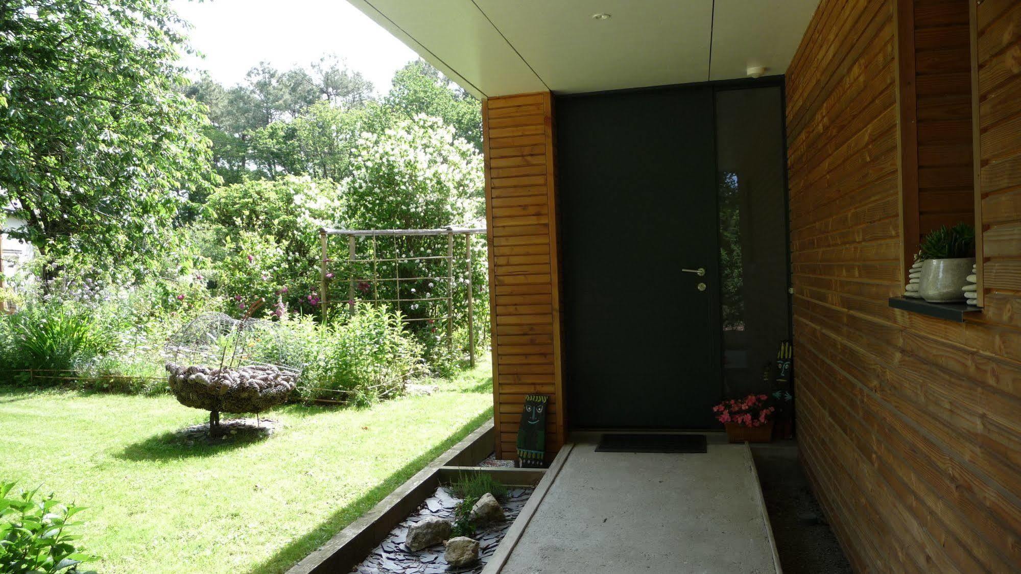 Le Jardin Aux Oiseaux Bed & Breakfast Ferel Exterior photo