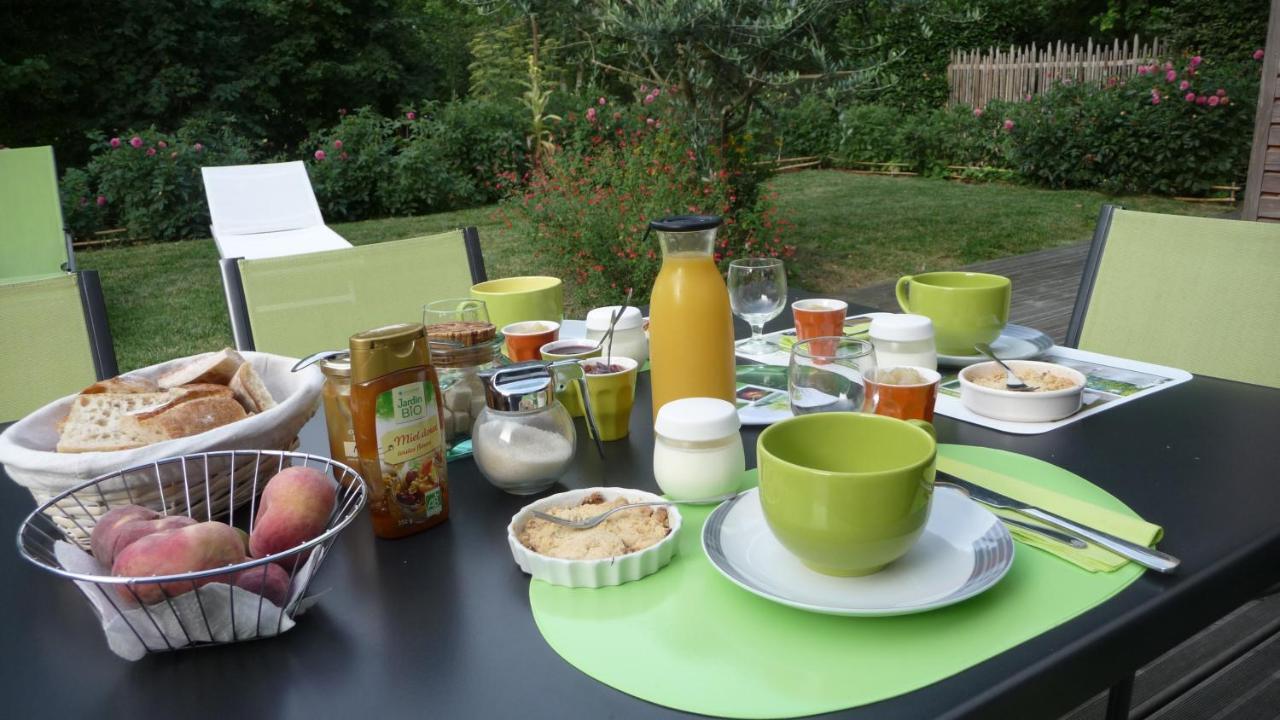 Le Jardin Aux Oiseaux Bed & Breakfast Ferel Exterior photo